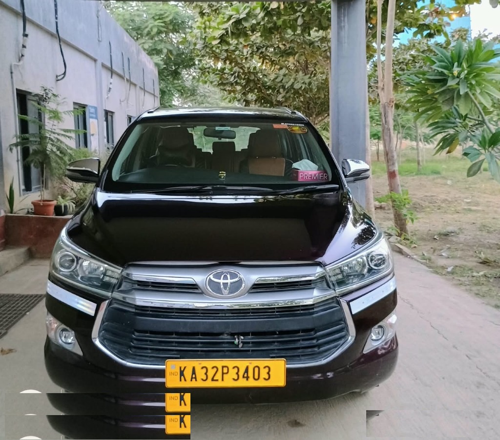 Innova Crysta Front